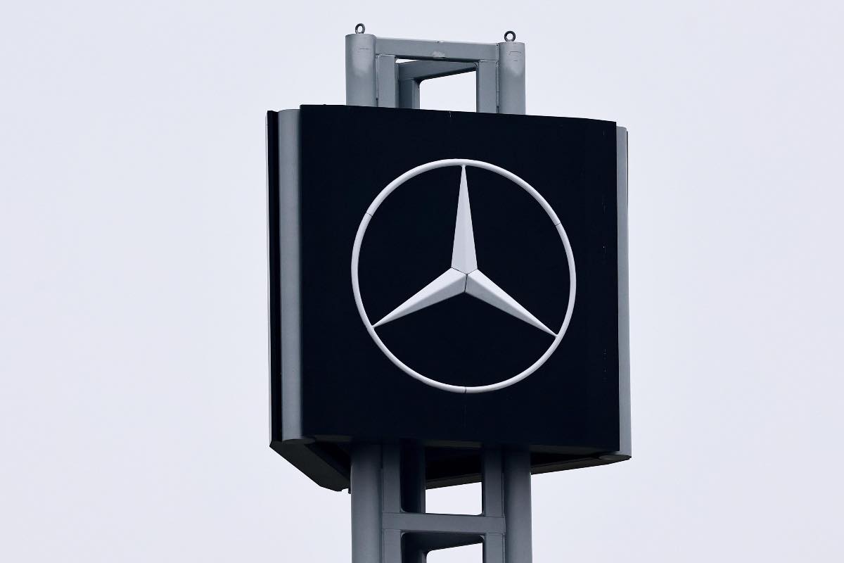Mercedes scatta il richiamo