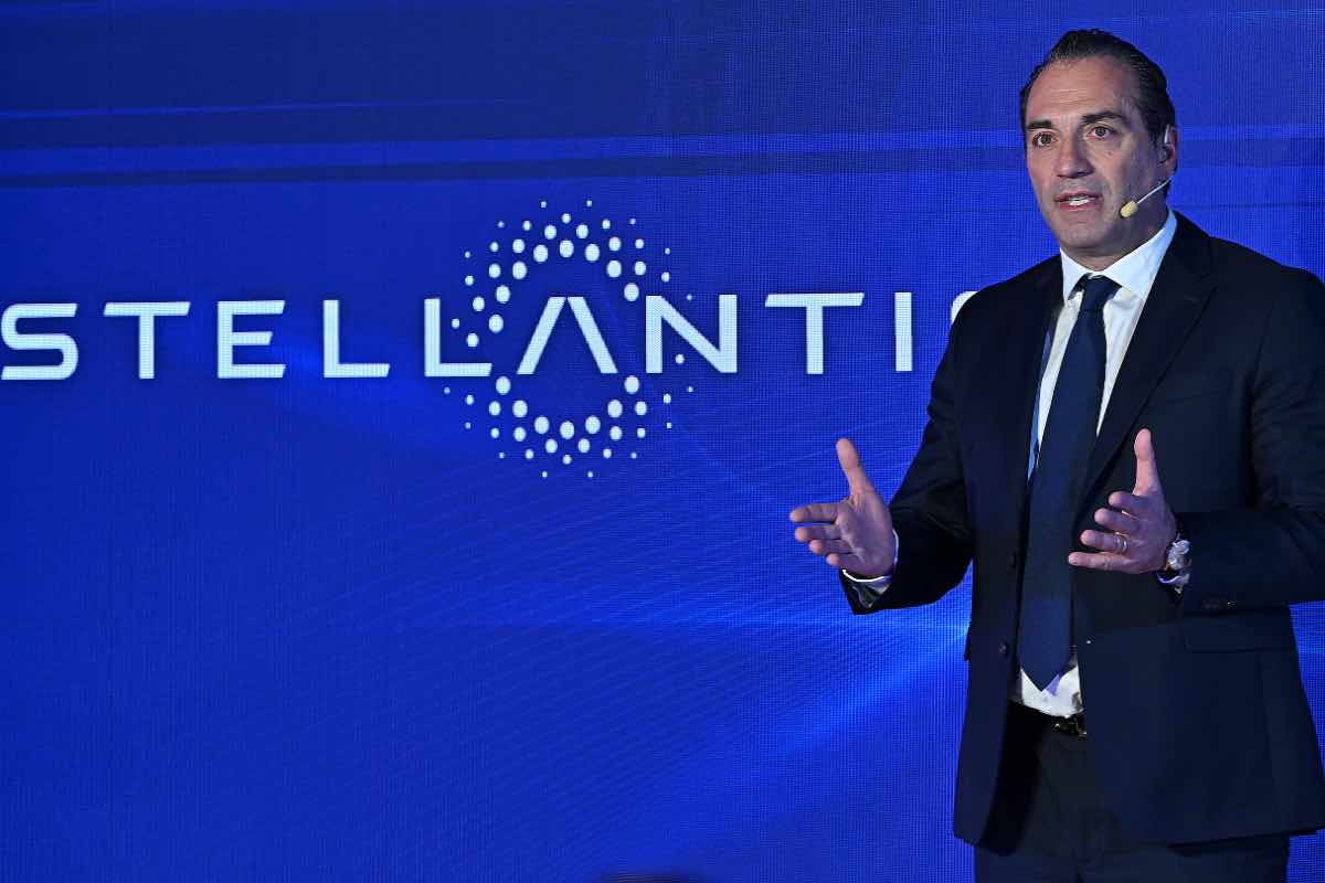 Stellantis nuova strategia che fa tremare l'Italia