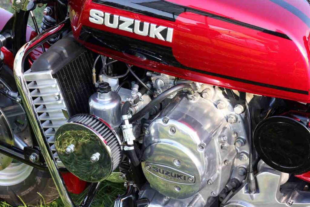Il marchio Suzuki sulla moto