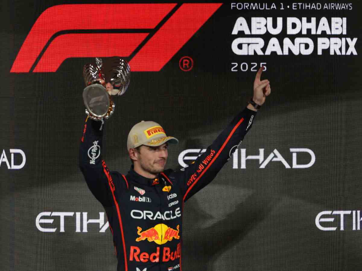 Max Verstappen esulta sul podio